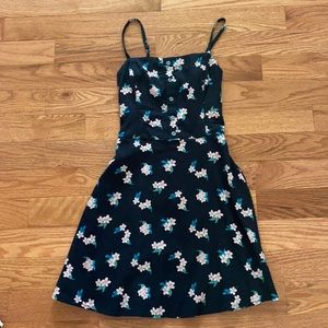 Perfect condition Hollister spaghetti strap floral dress. Size small